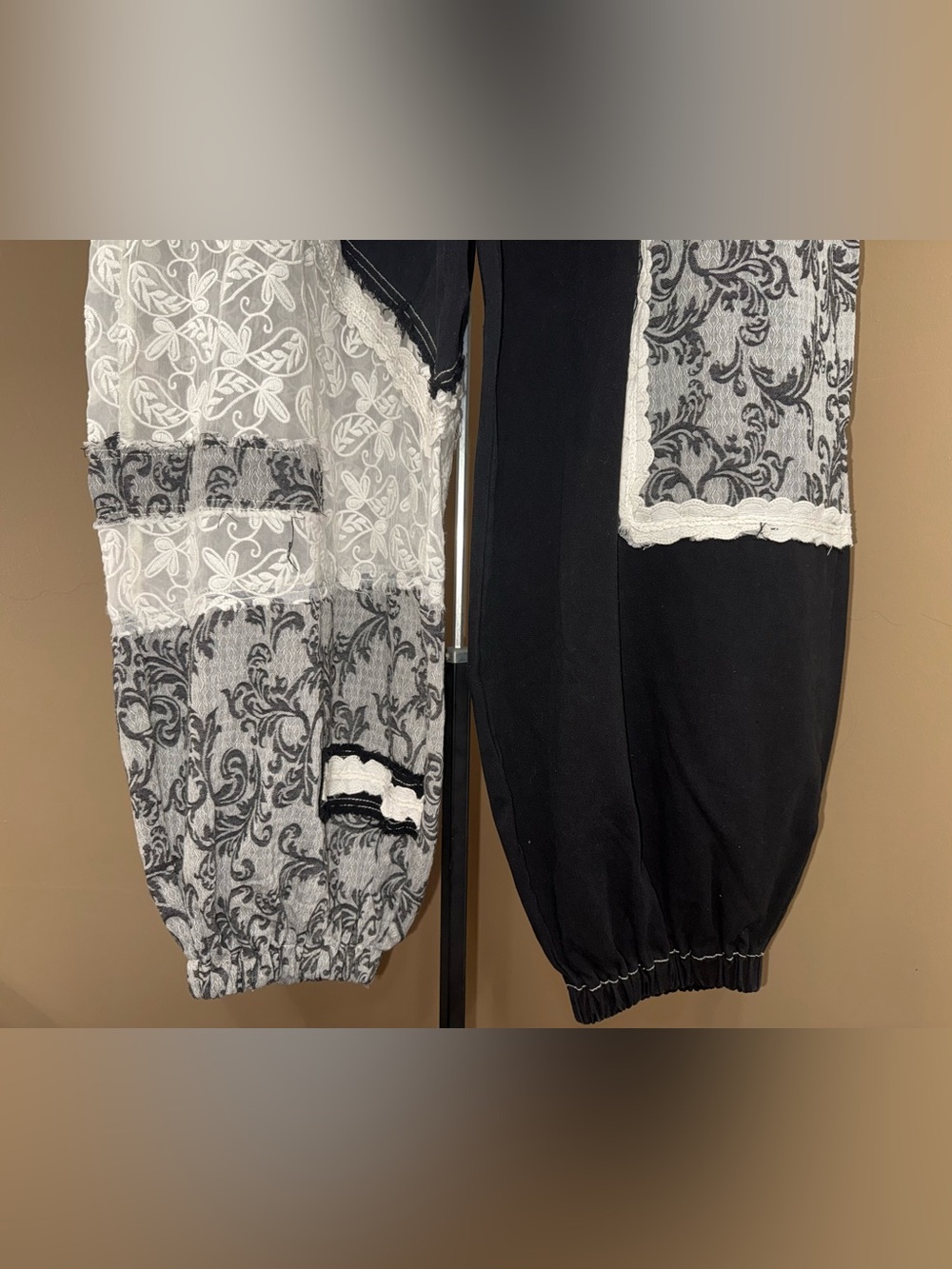 NWOT POL PATCHWORK BOHEMIAN PANTS. Size Large. - Picture 5 of 12